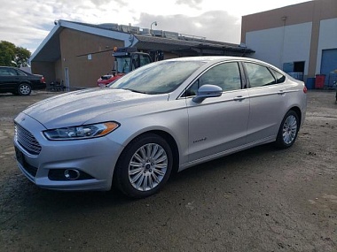 FORD FUSION SE HYBRID 2016